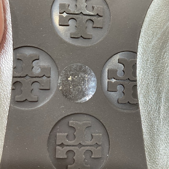 TORY BURCH SILVER LEATHER BALLET FLATS SHOES FESTIVE TASSELS FRONT SIZE 11 NEW - Picture 14 of 16